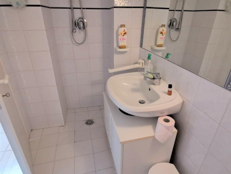 camera mansarda con bagno (2)